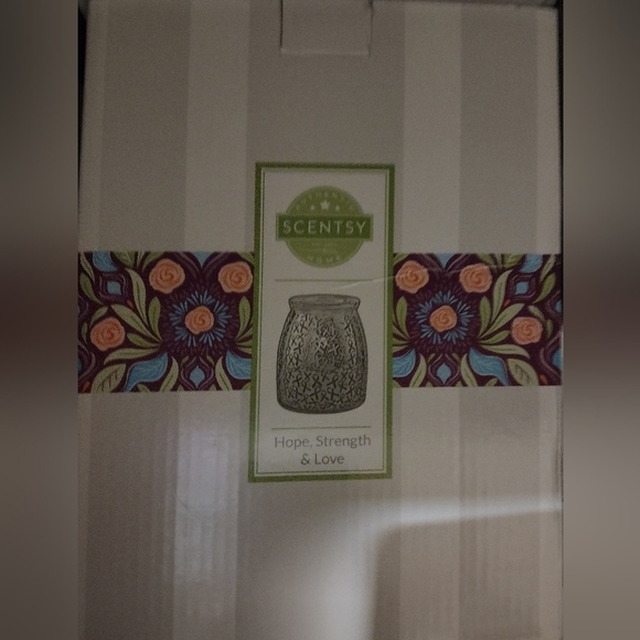 Hope, Strength, Love warmer Cancer (charity) - Picture 1 of 6